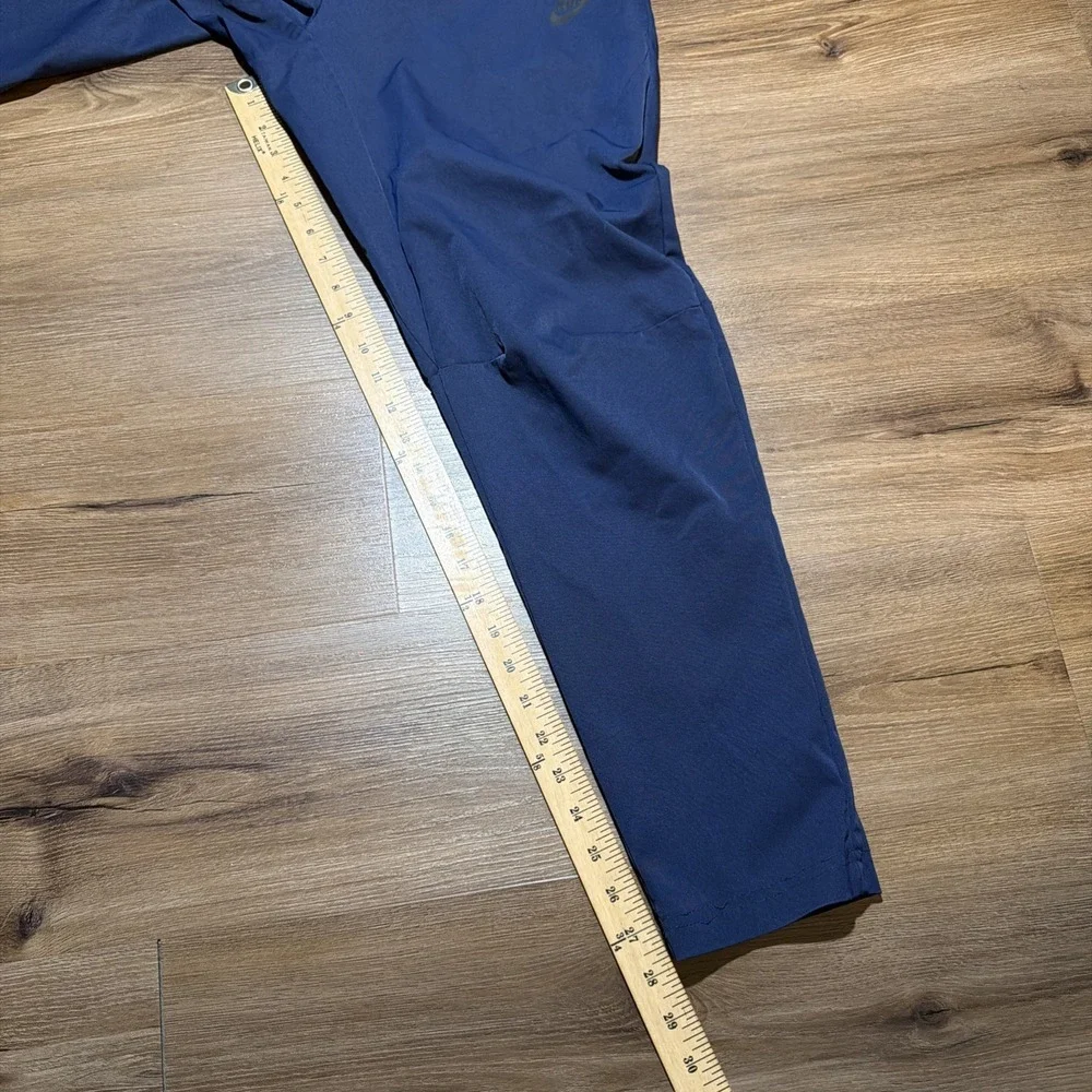 Nike Tech Essentials Men's Woven Pants‎ Size S Sportswear Commuter Tapered Navy